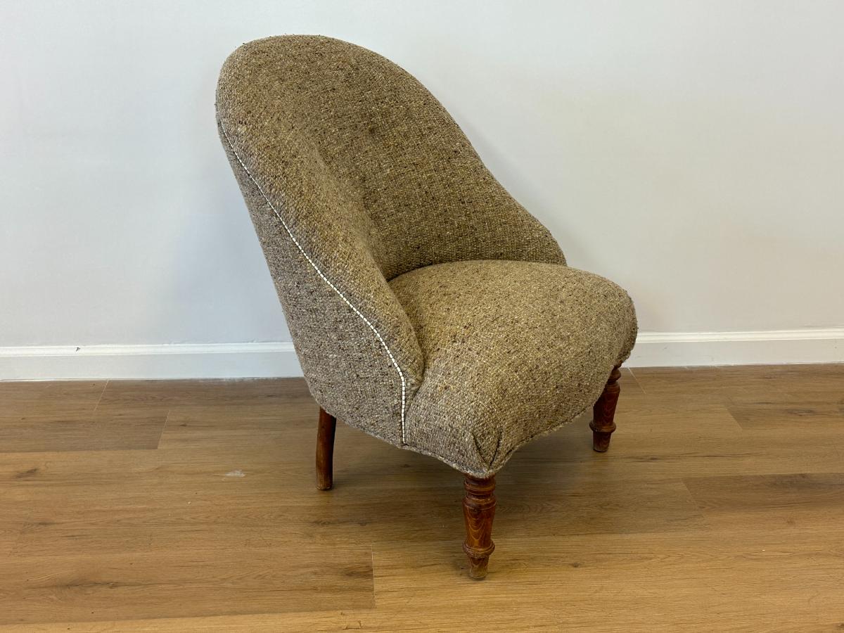 Vintage Tufted Back Tweed/Boucle Accent Chair