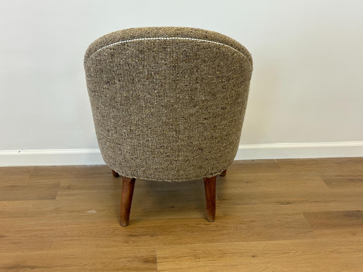 Vintage Tufted Back Tweed/Boucle Accent Chair