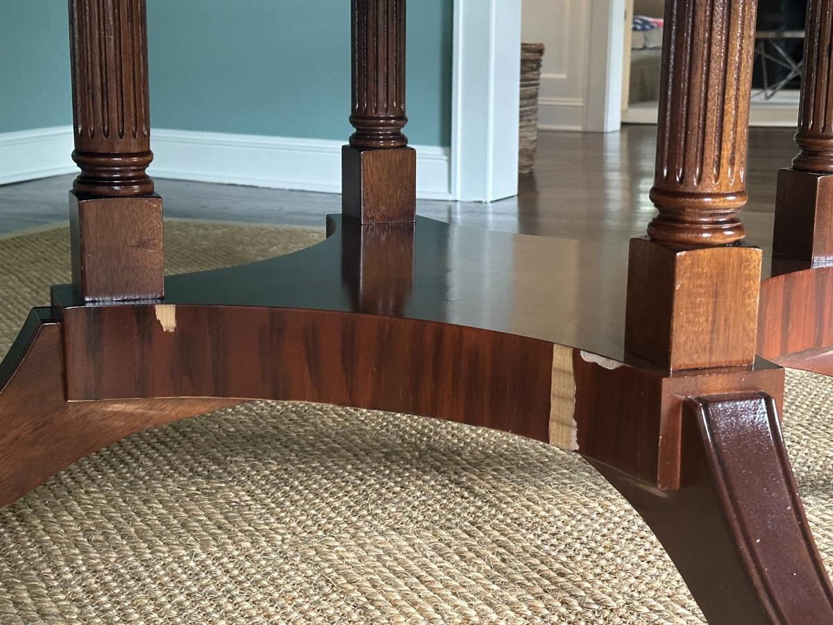 English Mahogany Round Perimeter Leaf Dining Table with Rosewood Banding