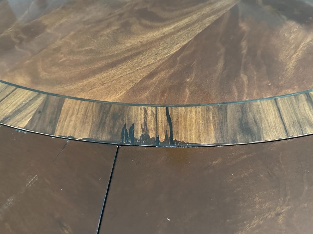 English Mahogany Round Perimeter Leaf Dining Table with Rosewood Banding
