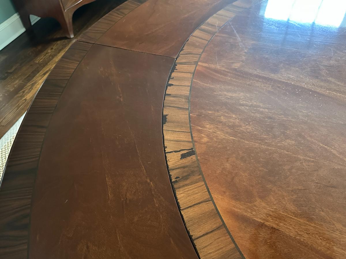 English Mahogany Round Perimeter Leaf Dining Table with Rosewood Banding