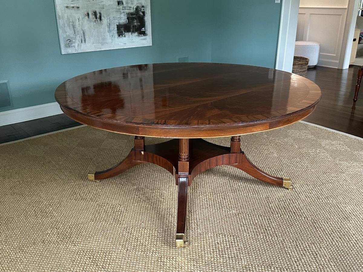 English Mahogany Round Perimeter Leaf Dining Table with Rosewood Banding