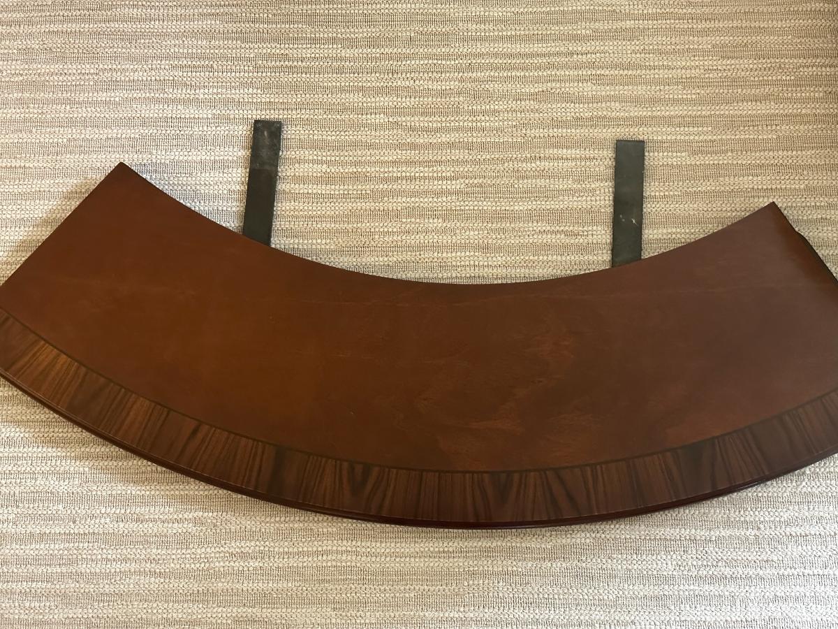 English Mahogany Round Perimeter Leaf Dining Table with Rosewood Banding