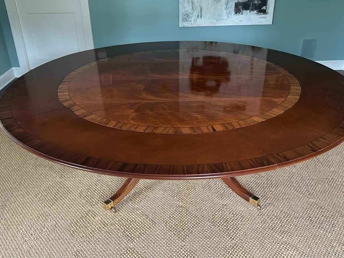 English Mahogany Round Perimeter Leaf Dining Table with Rosewood Banding