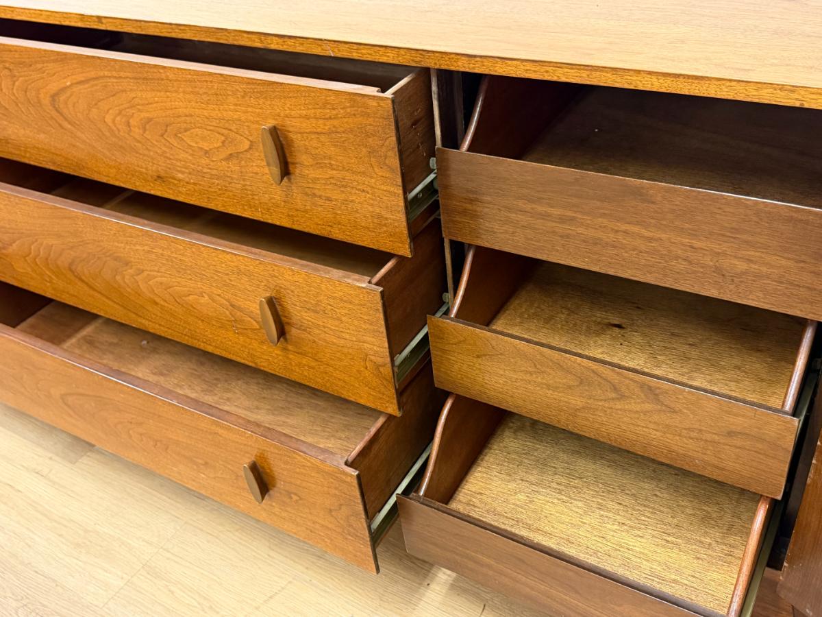 Specialty Woodcraft Inc. Vintage Mid Century Modern Lowboy Dresser