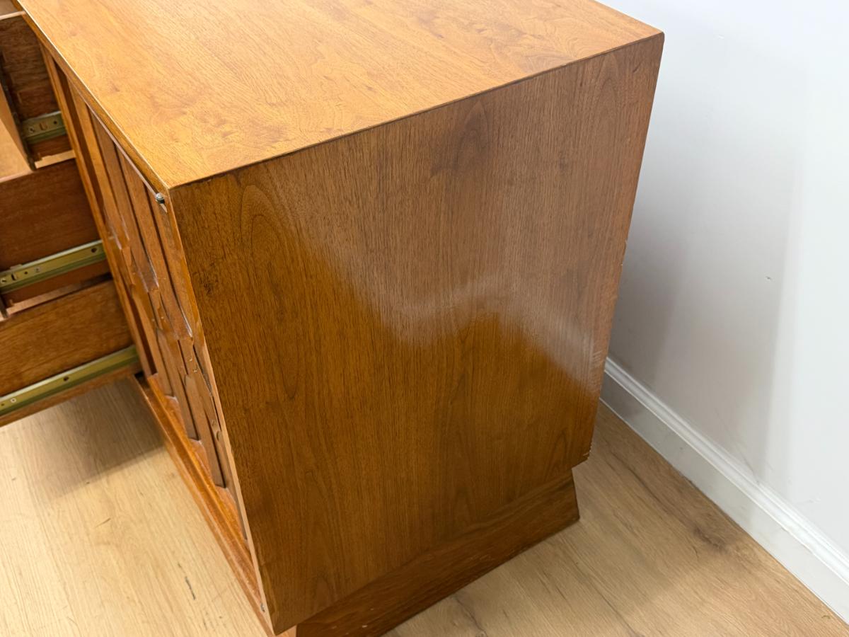 Specialty Woodcraft Inc. Vintage Mid Century Modern Lowboy Dresser