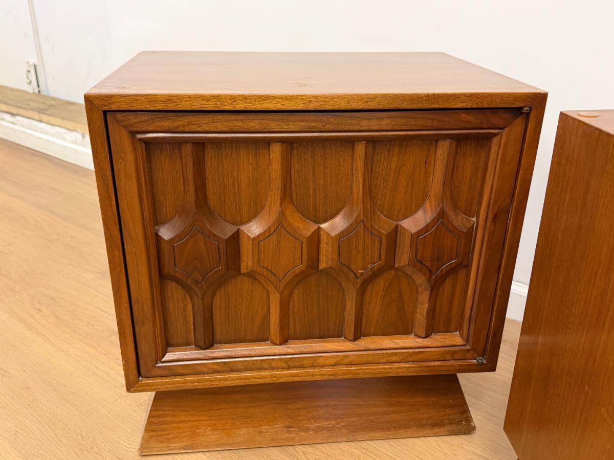 Specialty Woodcraft Inc. Mid Century Modern Nightstands, Pair