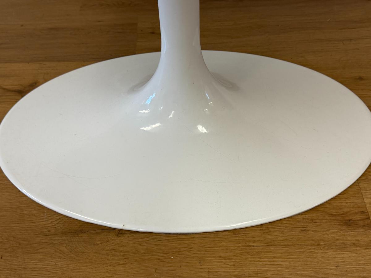 Saarinen 54″ Marble Top Oval Dining Table