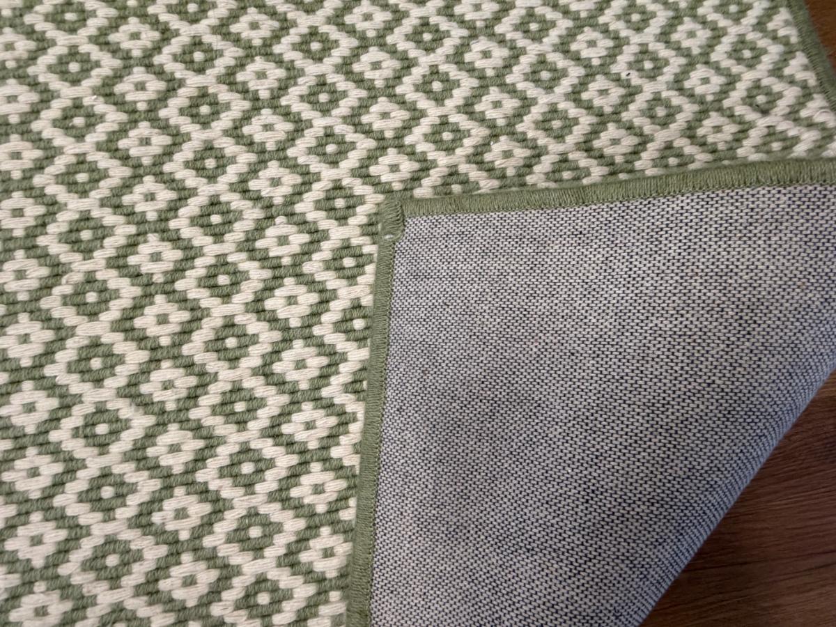 9′5 x 11 Green & White Wool Rug