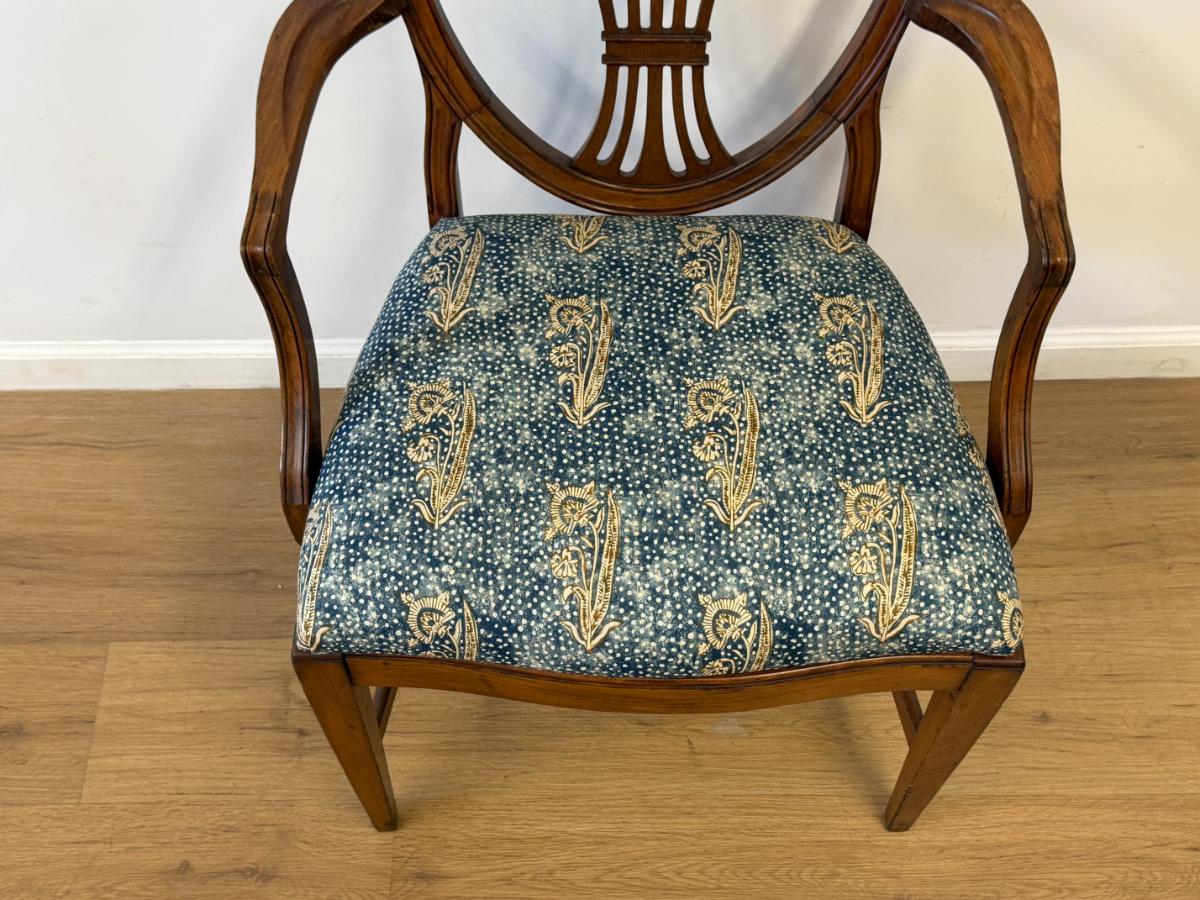 Vintage Hepplewhite Style Shield Back Dining Chairs, Set of 8