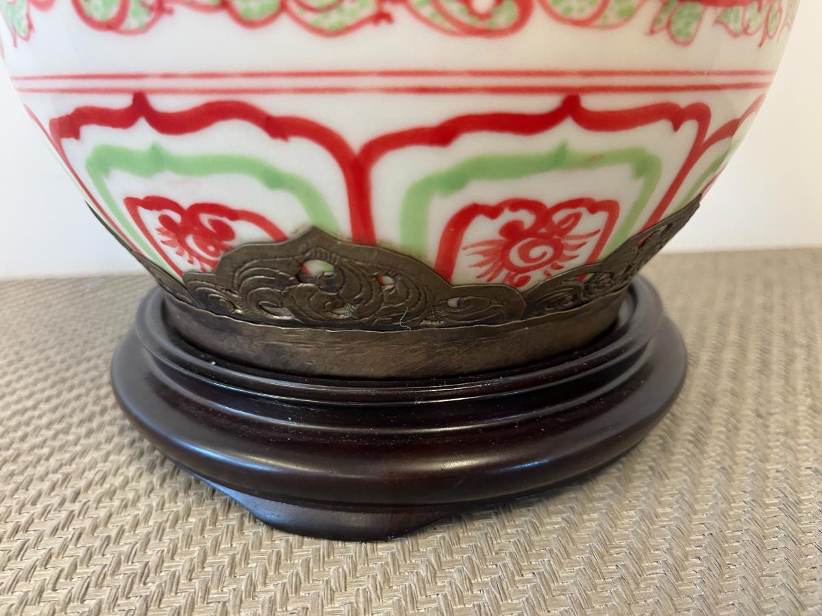 Chinese-Style Floral Porcelain Table Lamp on Wood Base