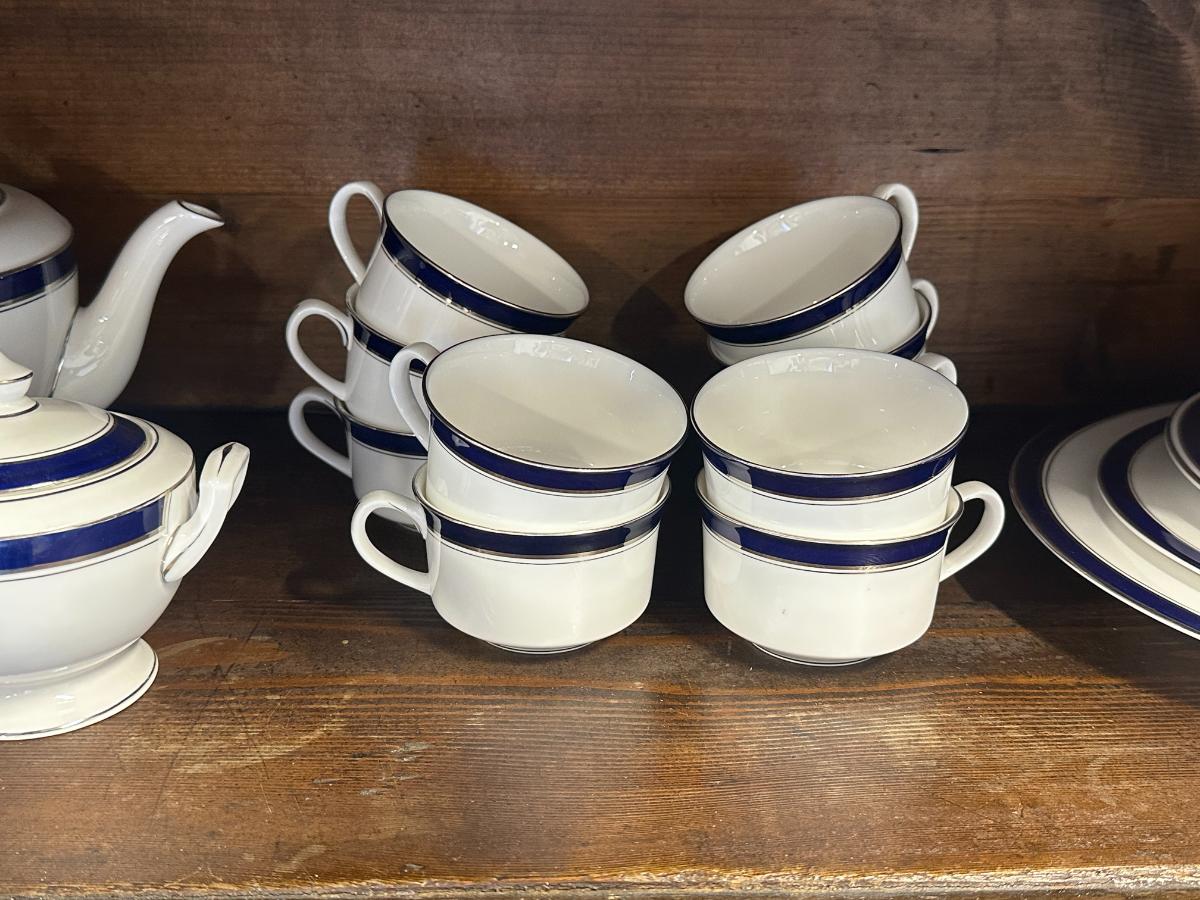 Royal Worcester Howard Cobalt and Jaipur Dinnerware and Serving Dishes, Service for 10