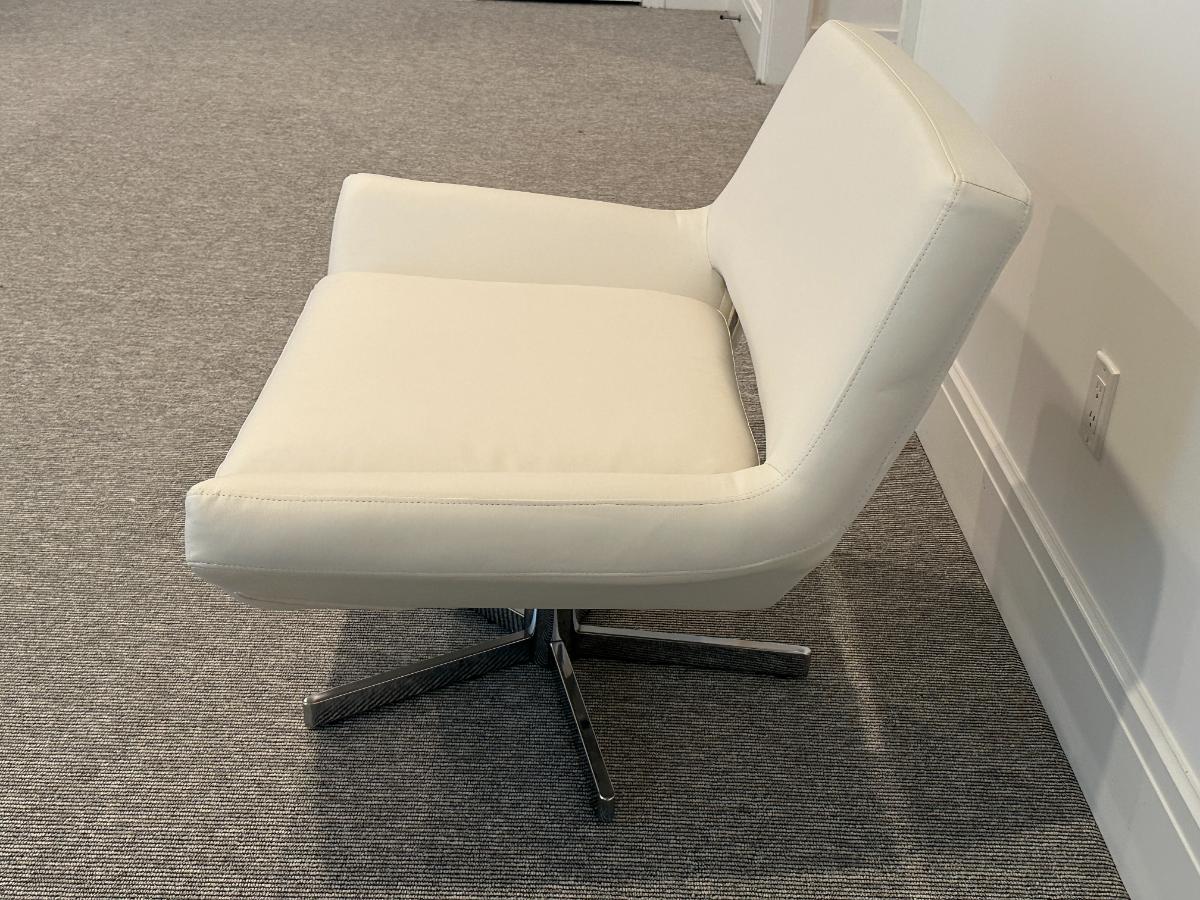 Office Star Guest Swivel Chair