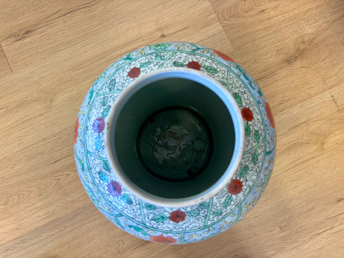 Chinese Bird & Butterfly Porcelain Urn