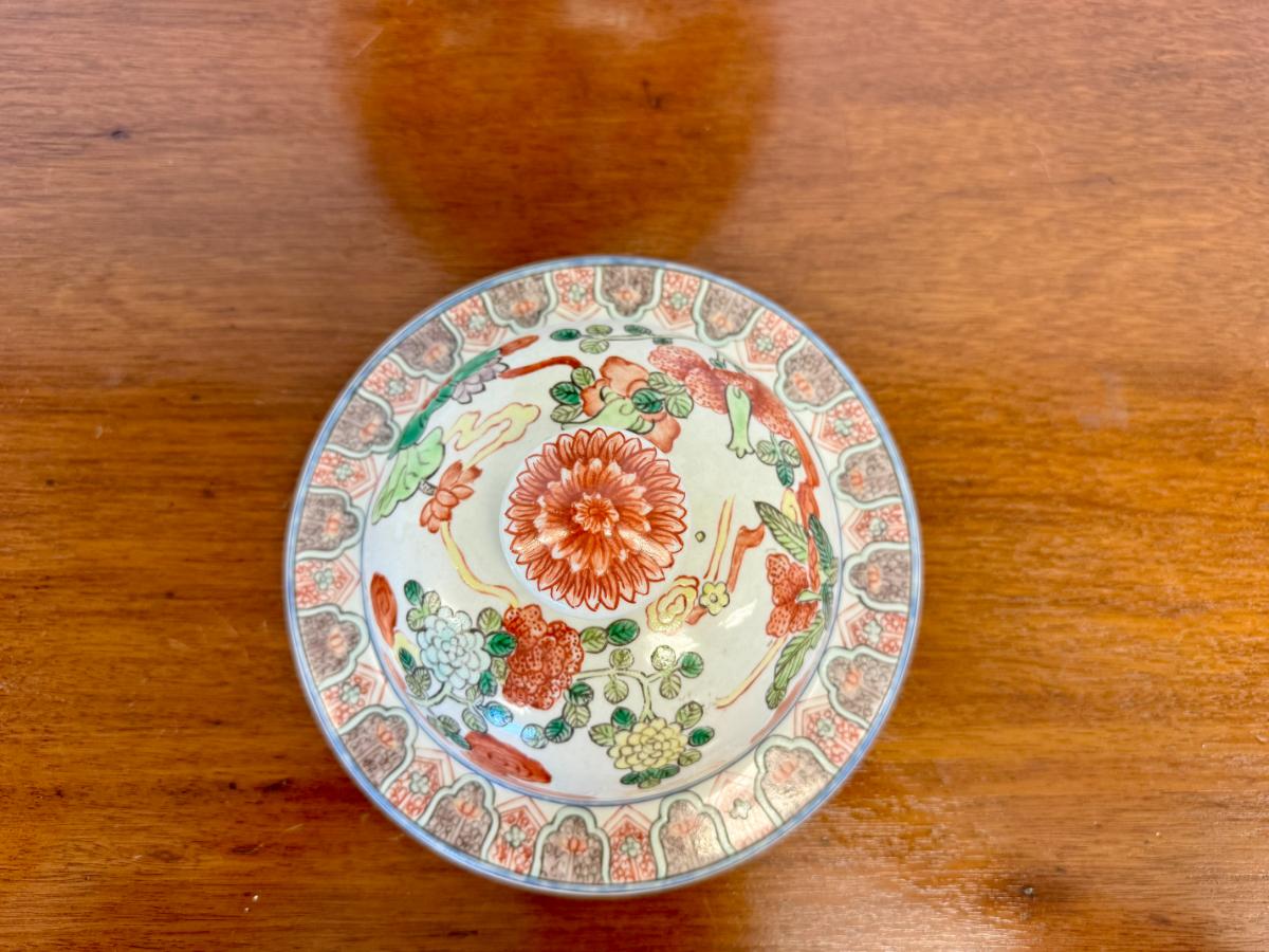 Chinese Red Floral Porcelain Urn