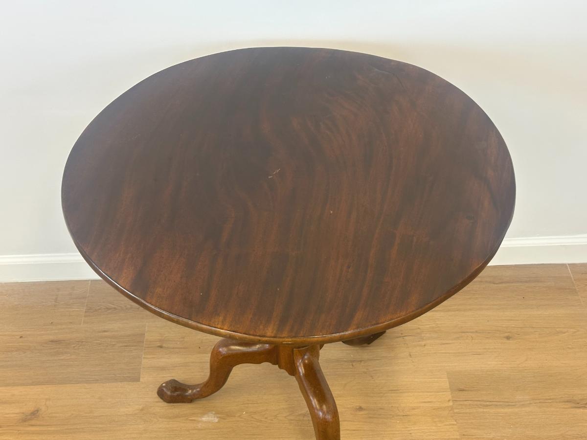 Antique Mahogany Tilt Top Tea Table