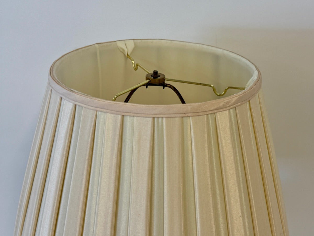 Red Painted Chinoiserie Table Lamp