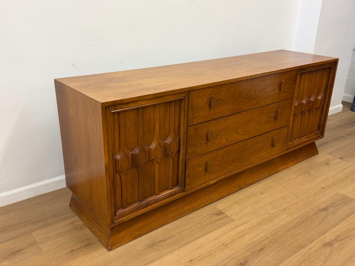 Specialty Woodcraft Inc. Vintage Mid Century Modern Lowboy Dresser
