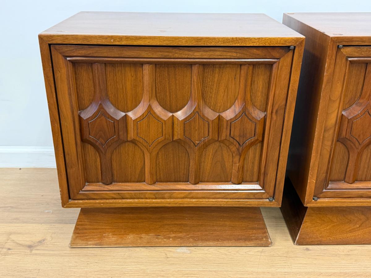 Specialty Woodcraft Inc. Mid Century Modern Nightstands, Pair