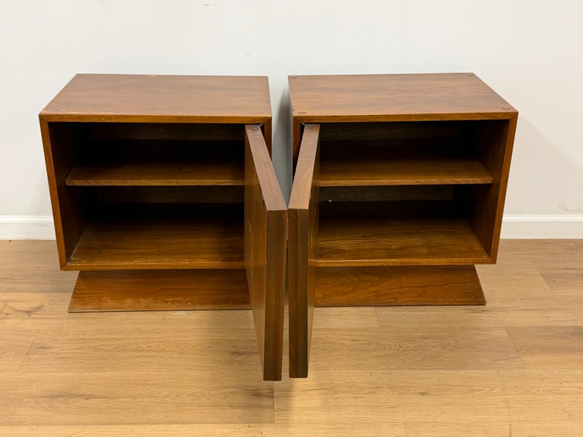 Specialty Woodcraft Inc. Mid Century Modern Nightstands, Pair