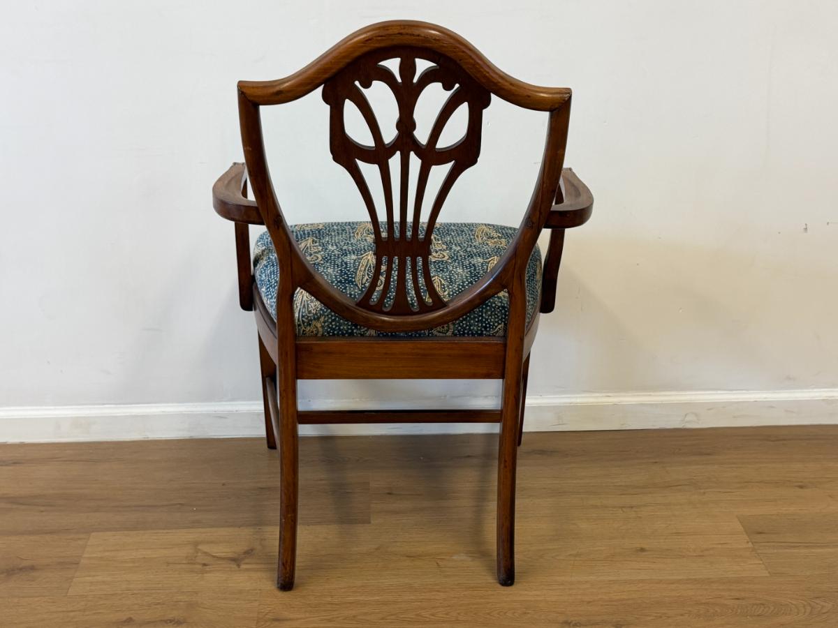 Vintage Hepplewhite Style Shield Back Dining Chairs, Set of 8