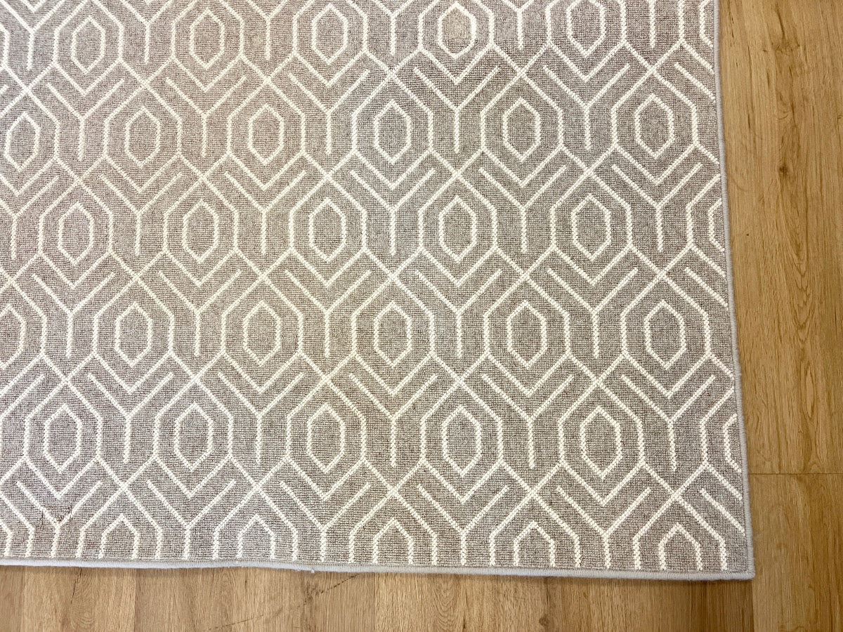 Stark Melitus Grey and White Wool Area Rug