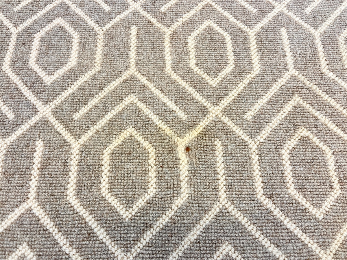 Stark Melitus Grey and White Wool Area Rug