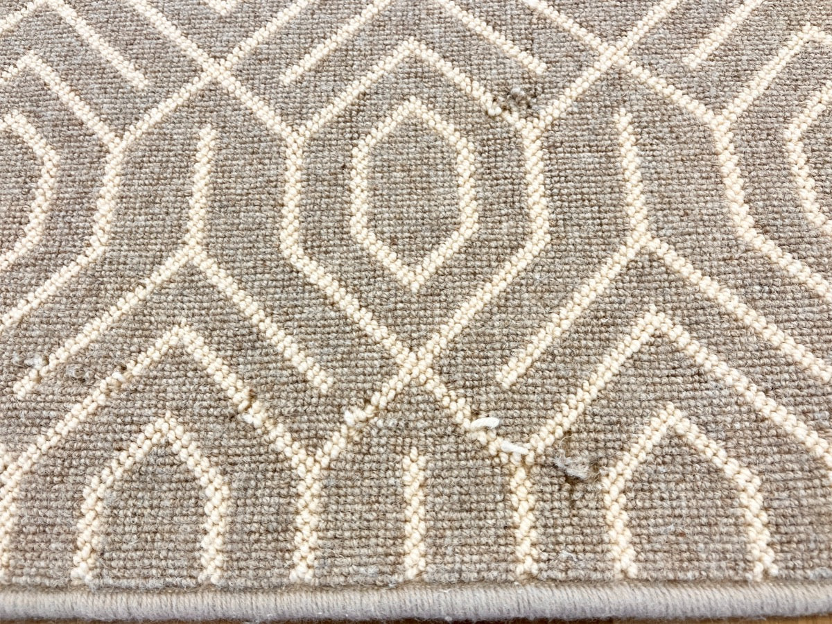 Stark Melitus Grey and White Wool Area Rug