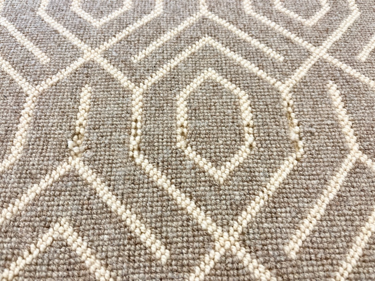 Stark Melitus Grey and White Wool Area Rug