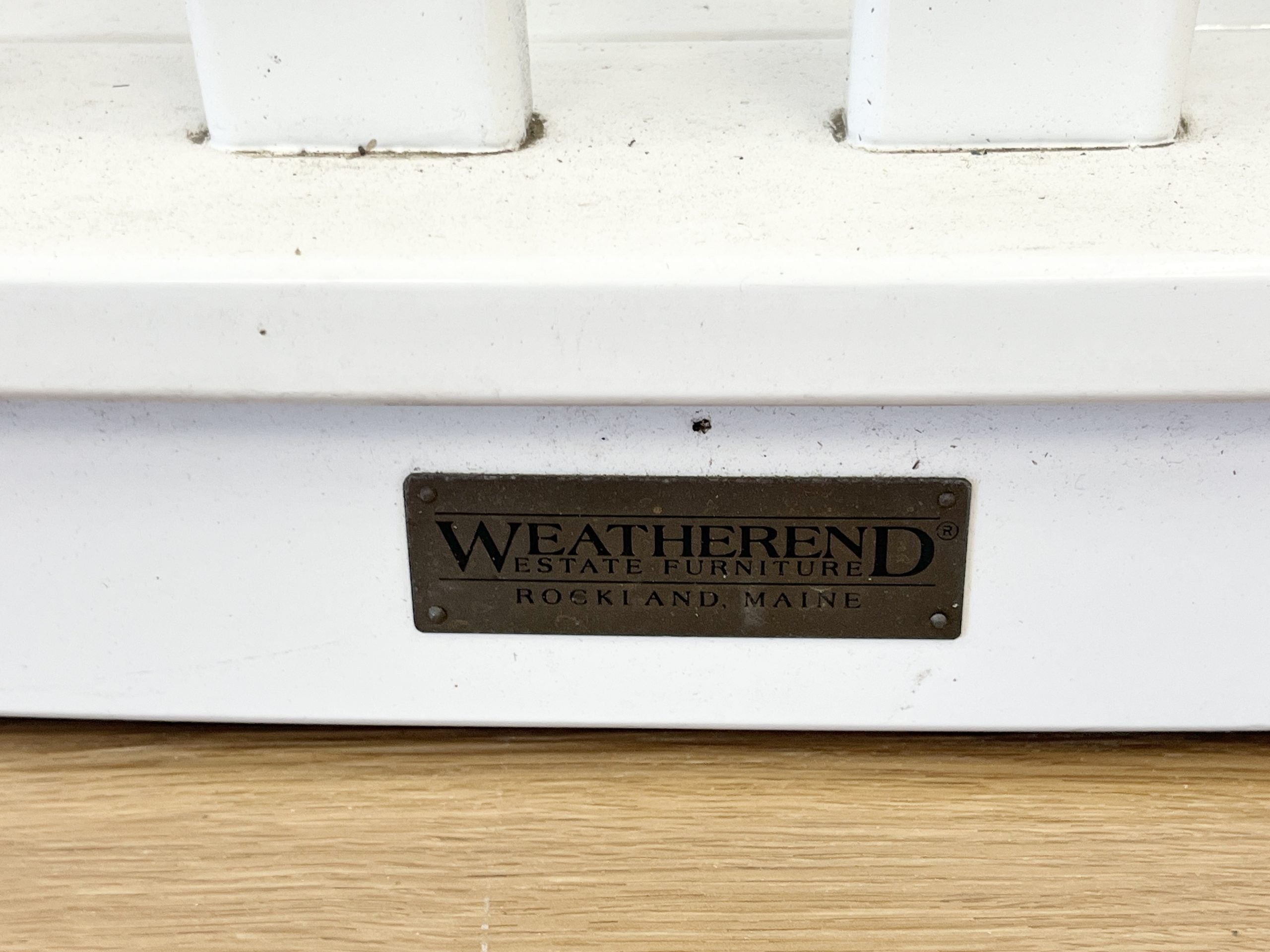 Weatherend Swing in Yacht White Finish