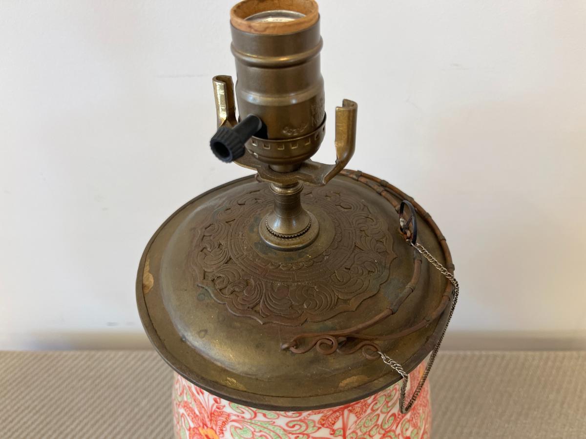 Chinese-Style Floral Porcelain Table Lamp on Wood Base