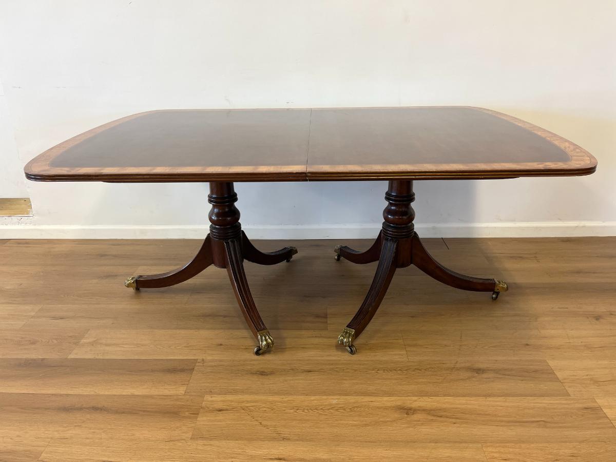 Vintage Henredon Aston Court Banded Mahogany Double Pedestal Dining Table