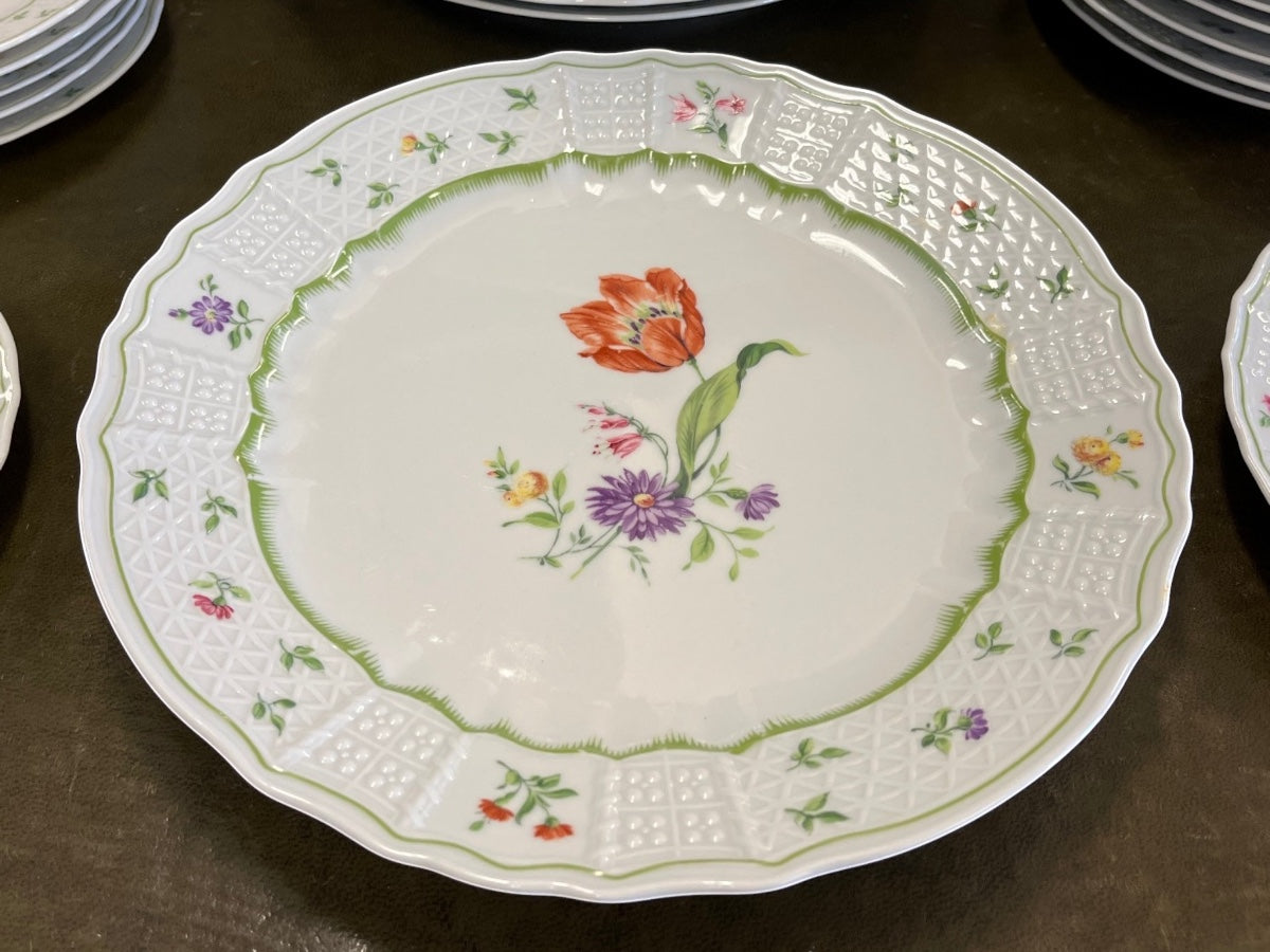 Heinrich Chambord China, Collection of 28 Pieces