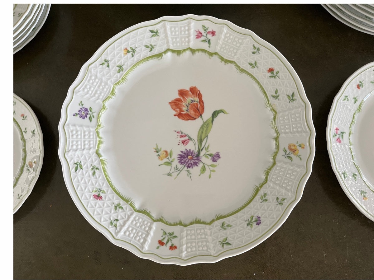 Heinrich Chambord China, Collection of 28 Pieces