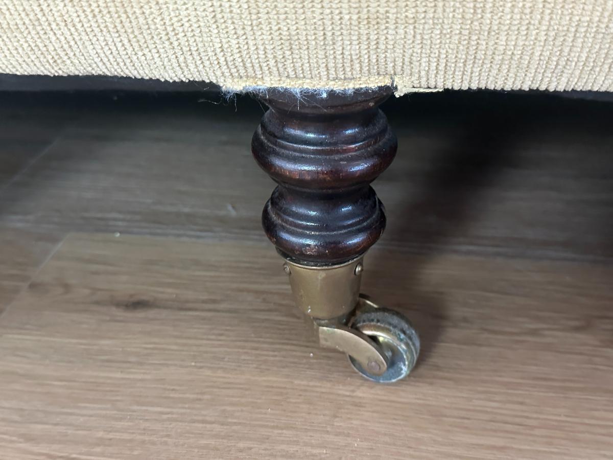 Skirted 90" Standard Arm Sofa