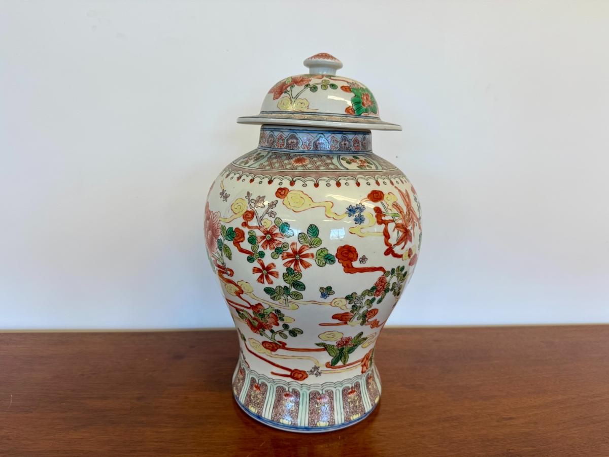 Chinese Red Floral Porcelain Urn